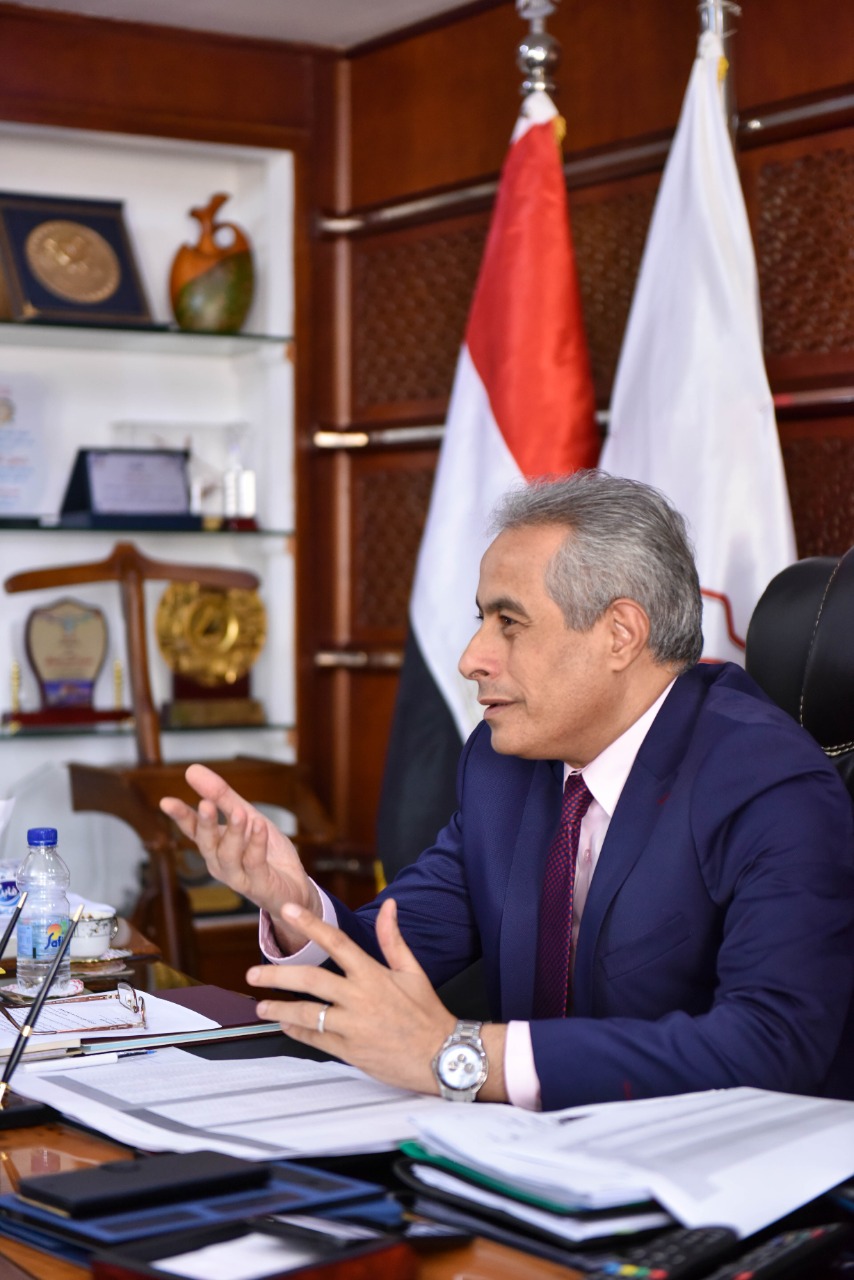 وزير القوى العامله 