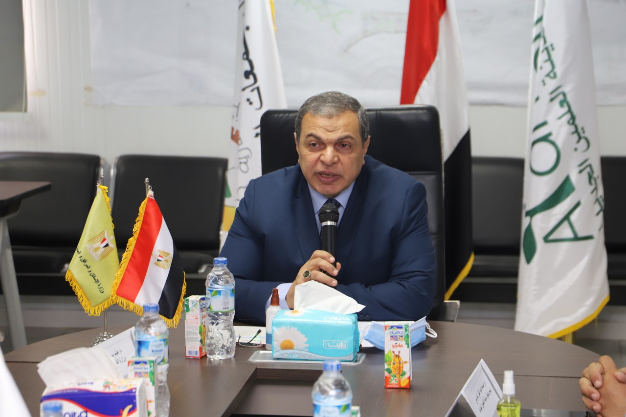 وزير القوى العامله 