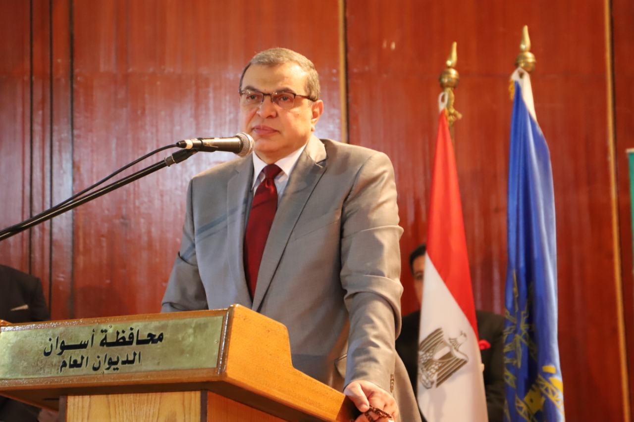 وزير القوى العامله 
