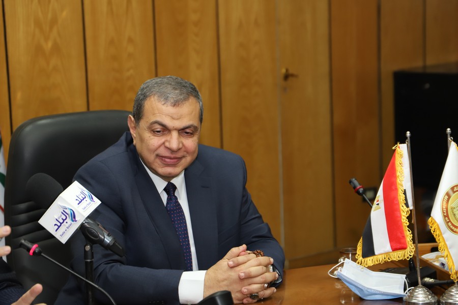 وزير القوى العامله 