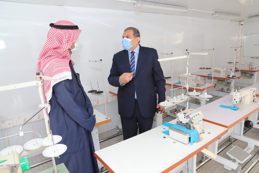 وزير القوى العامله 