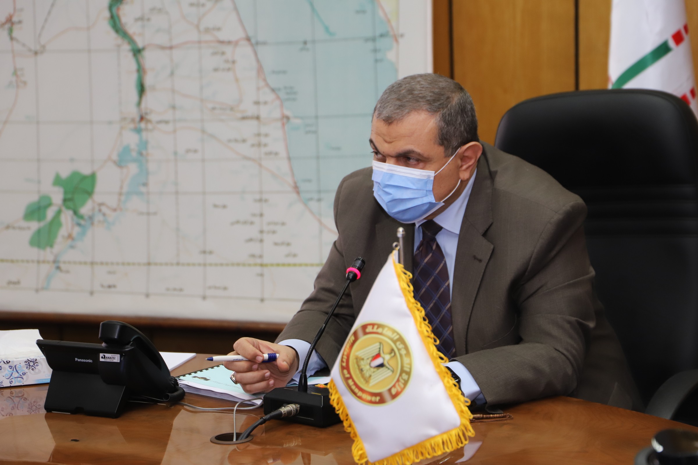 وزير القوى العامله 