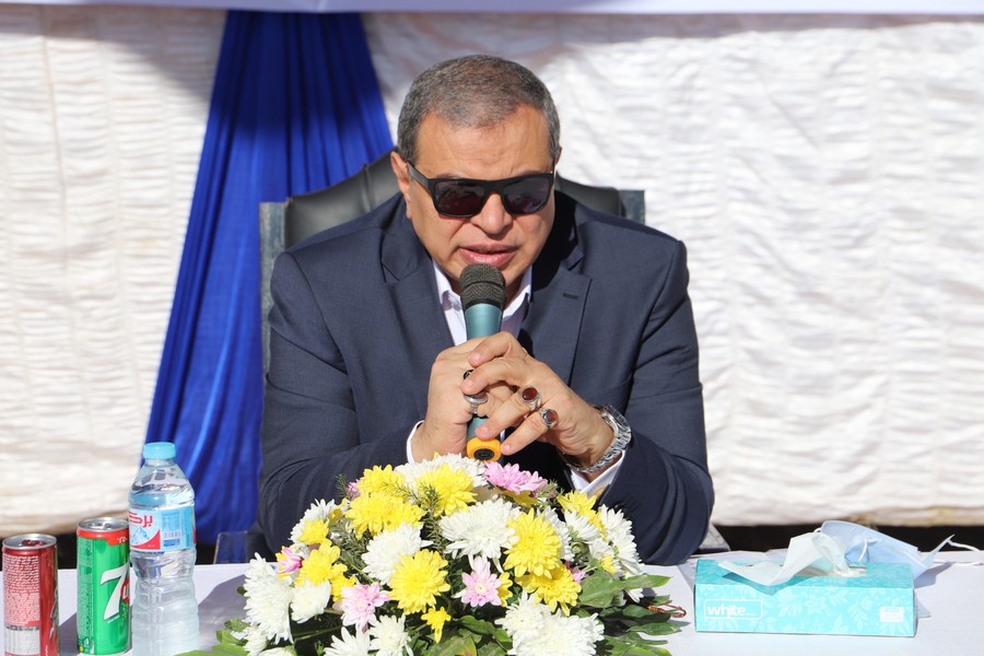 وزير القوى العامله 